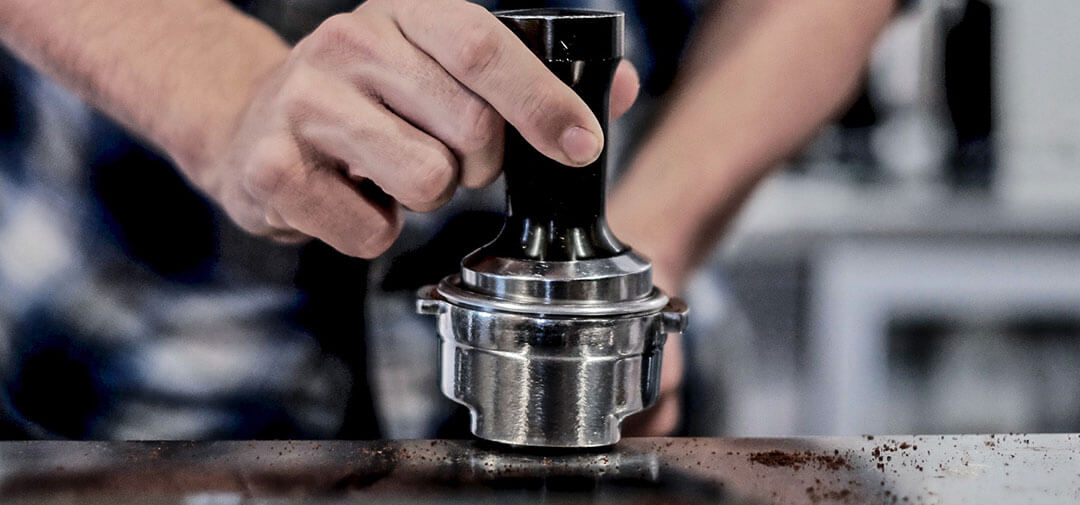 espresso_step-06 Pressare il caffè in modo equilibrato